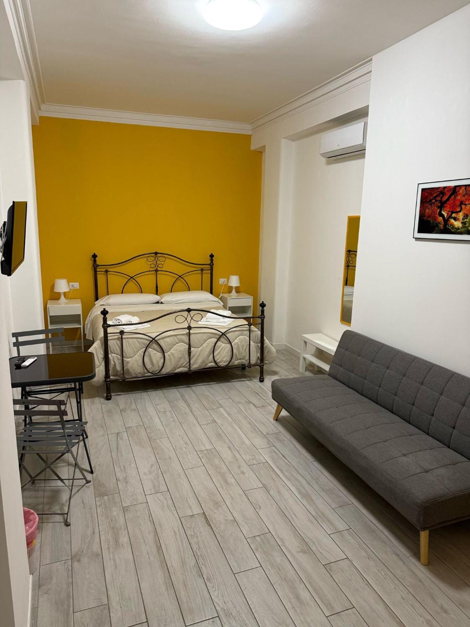 Bed and Breakfast La Stazione 92 CTA Exterior foto